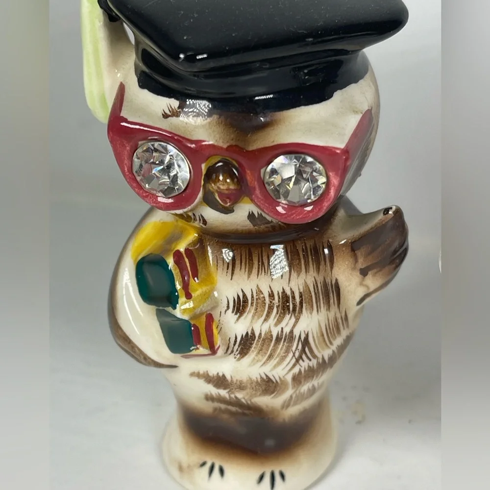 Lefton Vintage ceramic wise‎ owls salt & pepper shakers-Anthropomorphic-kitschy